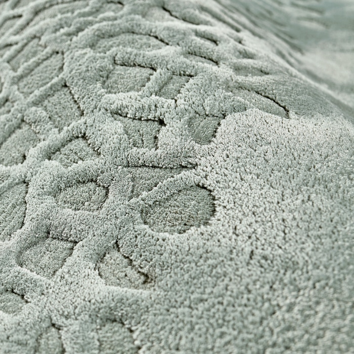When rooms tell stories – The art of carpets by Oliver Treutlein.