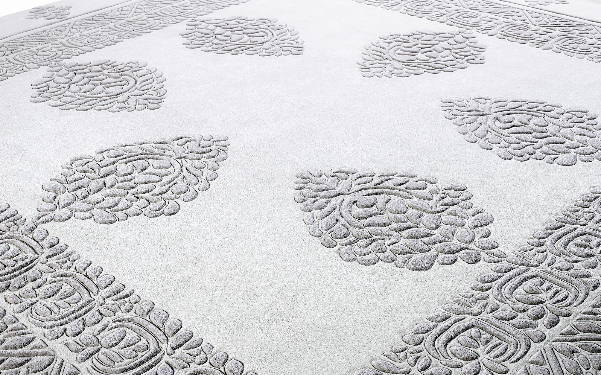Custom-Made Rugs and Carpet Flooring - Pflüger KG